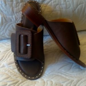 Good Brown leather sandal size 8